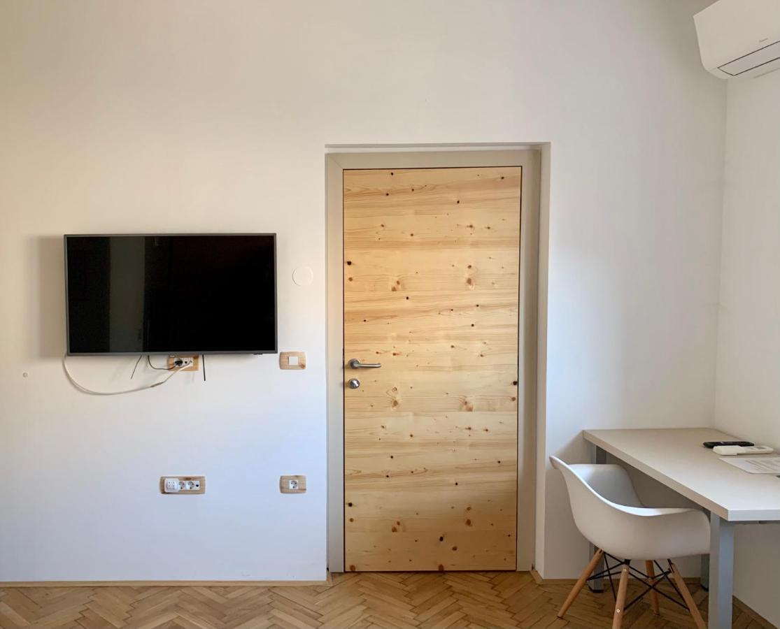 Kamr'Ca Apartment Ljubljana Ngoại thất bức ảnh