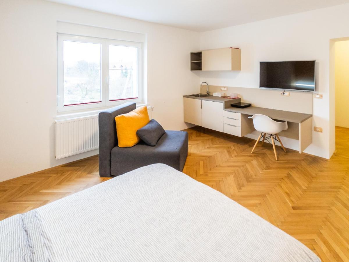 Kamr'Ca Apartment Ljubljana Ngoại thất bức ảnh