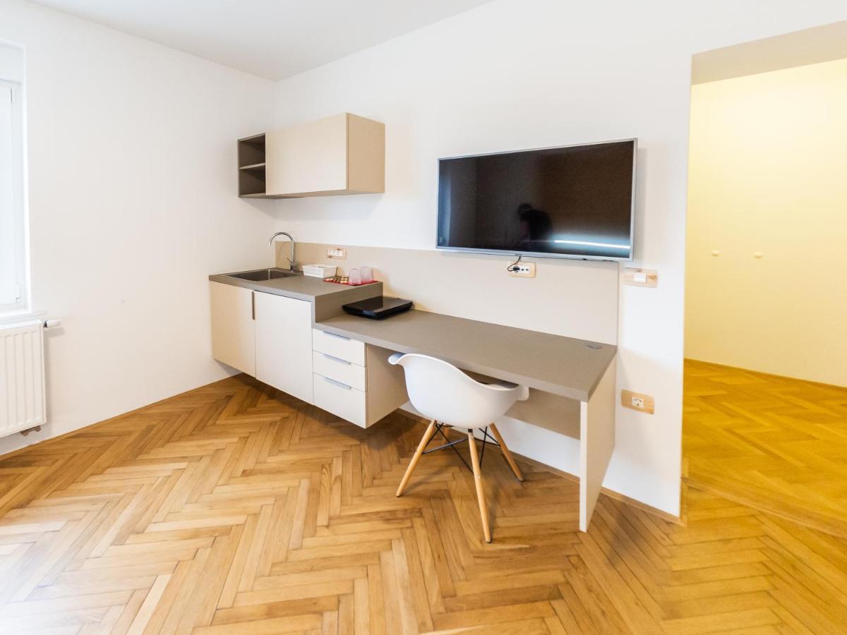 Kamr'Ca Apartment Ljubljana Ngoại thất bức ảnh