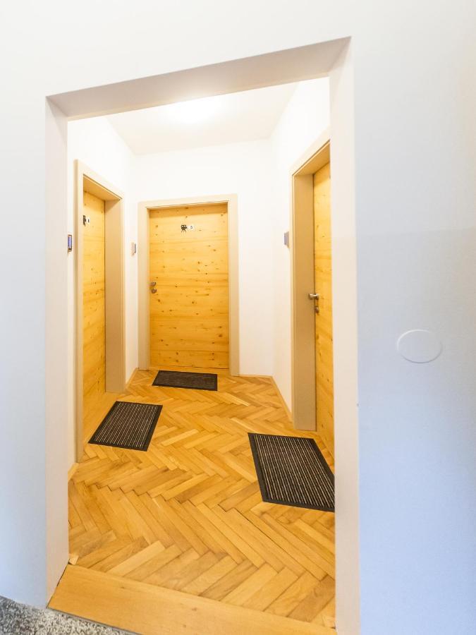 Kamr'Ca Apartment Ljubljana Ngoại thất bức ảnh