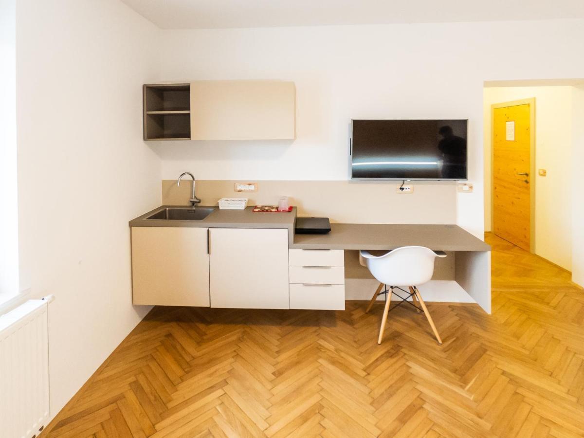 Kamr'Ca Apartment Ljubljana Ngoại thất bức ảnh